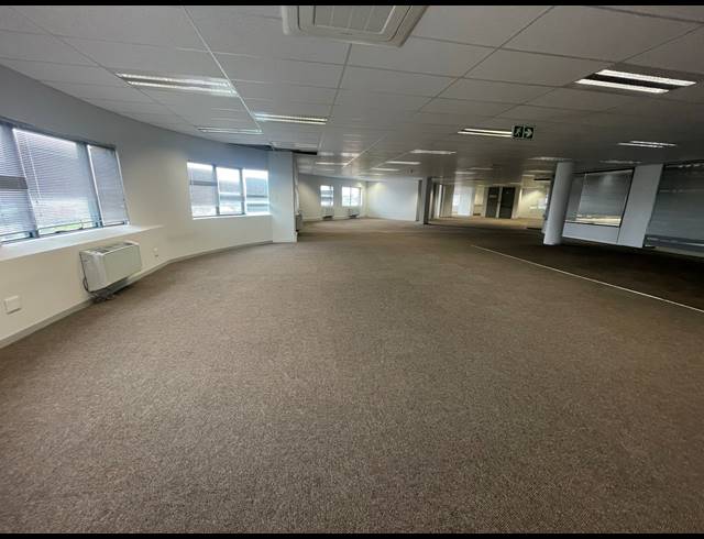 1,053M² OFFICE TO LET IN PARKTOWN